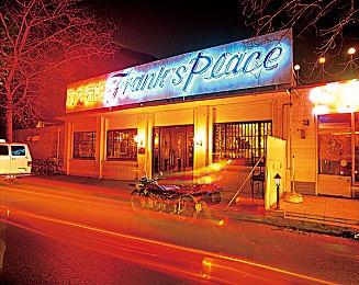 《沙石镇时光》本月更新：联动《动物派对》领养狗狗